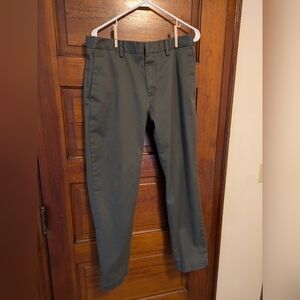 Banana Republic Rapid Movement Chinos Mason Athletic Tapered 32x30 Charcoal